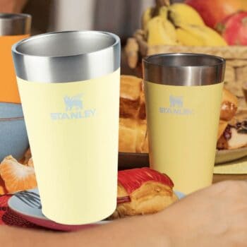 Stanley - Copo de cerveja isolado, copo empilhável Stay Chill de 473 ml, para bebidas quentes ou frias, Pomelo