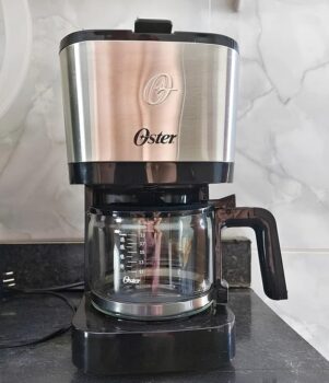 Cafeteira Oster Inox Compacta 0,75L