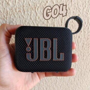 Caixa De Som Go 4 Black JBL À Prova D'água JBLGO4BLK Cor Preto 110V/220V