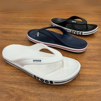 Chinelo Crocs Bayaband Flip Black/white