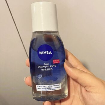 NIVEA Demaquilante Facial Bifásico 125ml - Composto com Óleo de Girassol, retira até a maquiagem à prova d’água, além de não agredir a pele e nem deixar resíduos de produto
