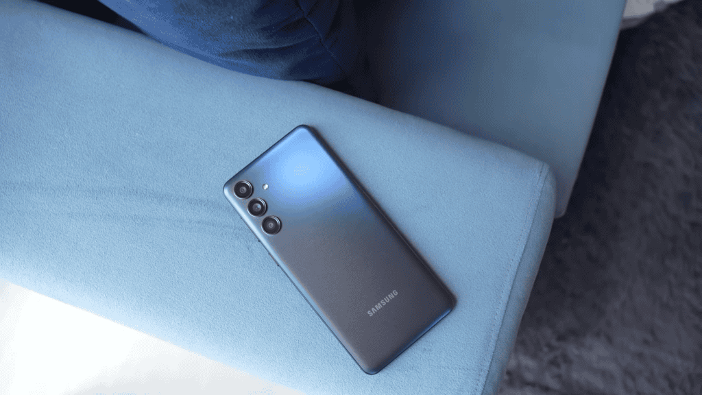 Samsung Galaxy M55: Ainda Vale a Pena em 2025? Samsung Galaxy M55: Ainda Vale a Pena em 2025?