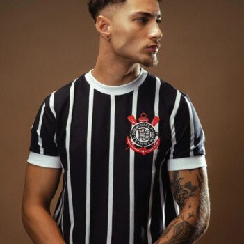 Camiseta Corinthians Retrô Escudo Bordado Masculina - Coimbra