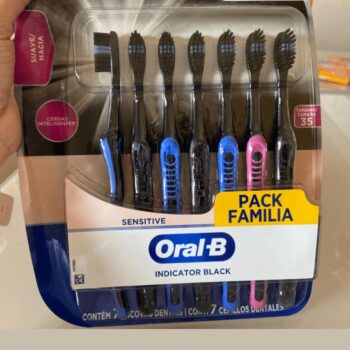Oral-B Escova de Dente Indicador Black Charcoal 7 Unidades
