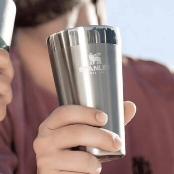 Stanley - Copo de cerveja isolado, copo empilhável Stay Chill de 473 ml, para bebidas quentes ou frias, Stainless Steel