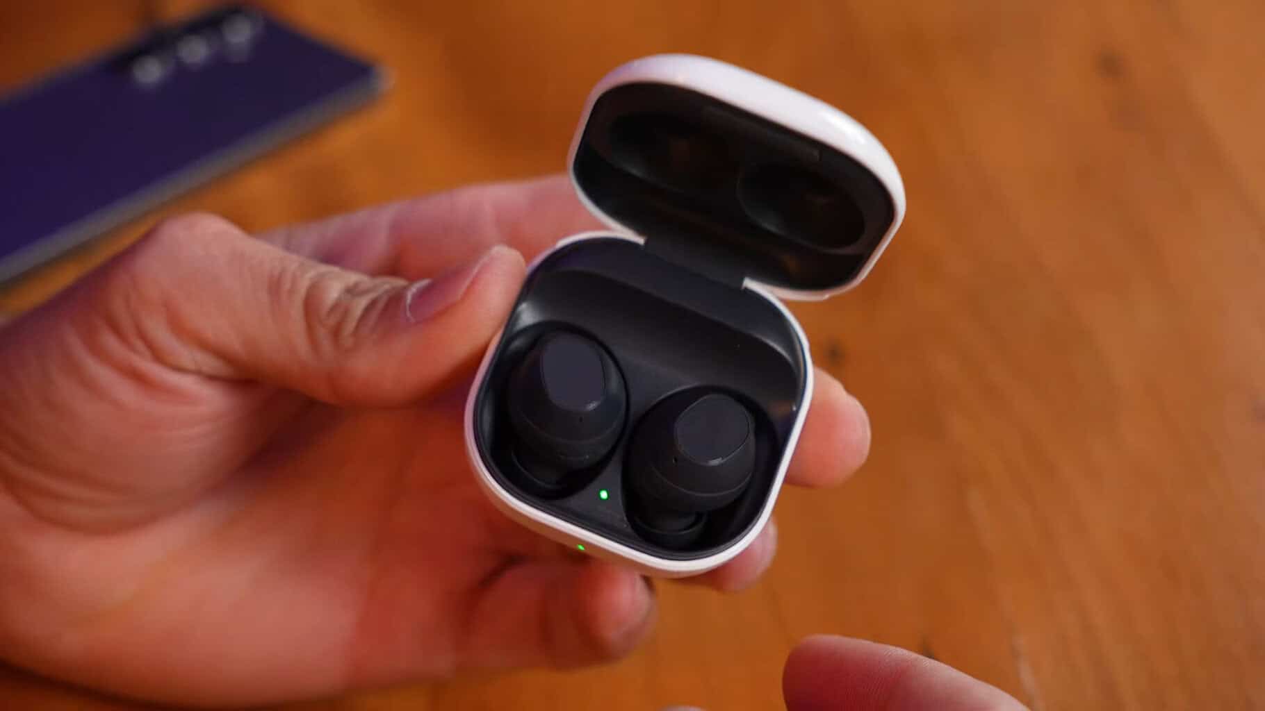 Galaxy Buds FE: O Fone com Cancelamento de Ruído Ativo Barato e de Qualidade