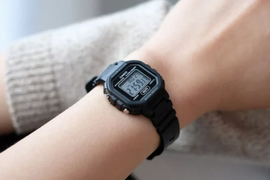 Relógio Casio Feminino Iluminator La-20wh Barato Original
