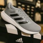 Tênis Adidas Response Runner