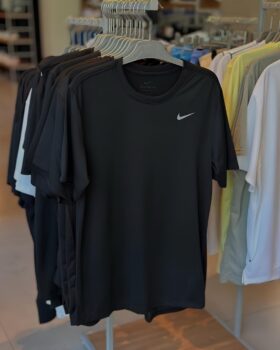 Camiseta Nike Dri-FIT UV Miler Masculina - Preto