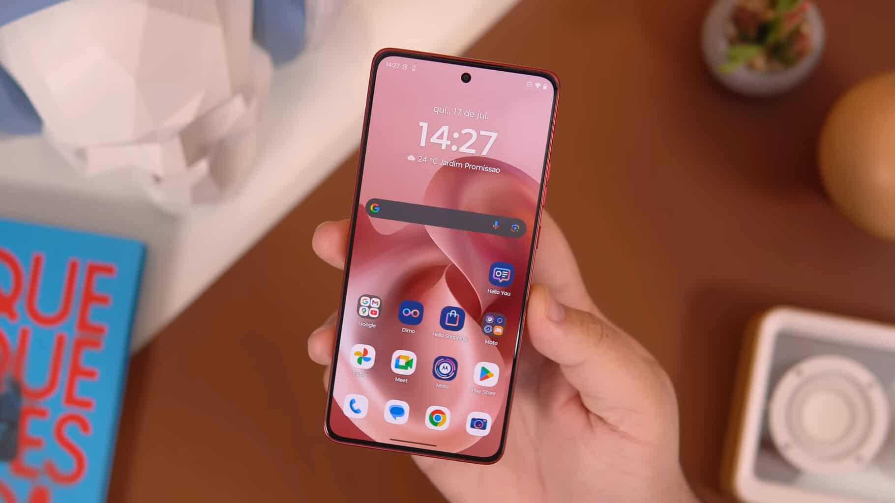 Moto G86: Um novo intermediário premium com tela pOLED, IP69 e câmeras em 4K Moto G86: Um novo intermediário premium com tela pOLED, IP69 e câmeras em 4K
