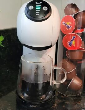 Cafeteira Expresso Nescafé Dolce Gusto Arno Genio S Basic 220v