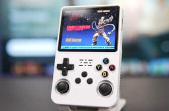 Artigos Console Portátil R36S: Vale a Pena em 2025? Análise Completa do Videogame Retrô Barato