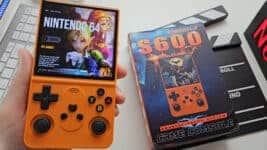 Console Portátil S600 com Tema DC: Review Completo e Detalhado