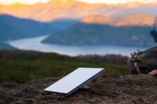 Starlink Mini Chega ao Brasil: Vale Mais que Dados Móveis? Veja o Teste Completo com Acessórios e Dicas de Uso