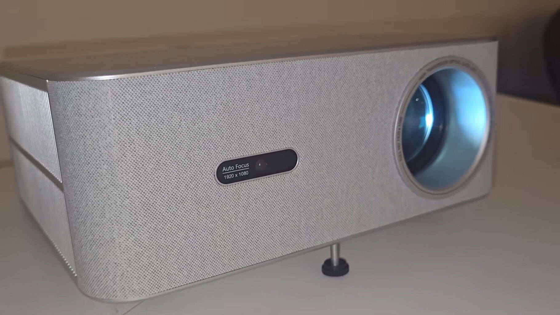 Pro Gaga PG610W – O Projetor que Promete Cinema de Rico pelo Preço de TV Barata Pro Gaga PG610W – O Projetor que Promete Cinema de Rico pelo Preço de TV Barata