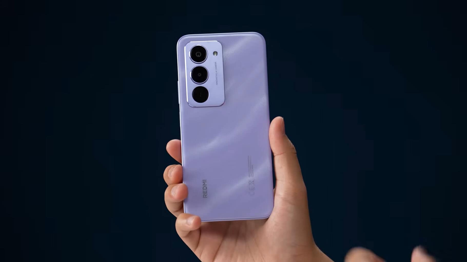 Redmi 15 é Bom em 2025? Vale a Pena Comprar? Celular Redmi com câmera tripla de alta resolução em destaque.
