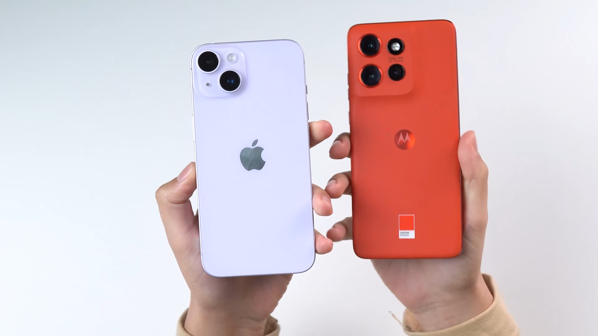 Edge 50 Neo vs iPhone 14: Qual Comprar em 2025? Comparativo de Câmera e Desempenho em Jogos Edge 50 Neo vs iPhone 14: Qual Comprar em 2025? Comparativo de Câmera e Desempenho em Jogos