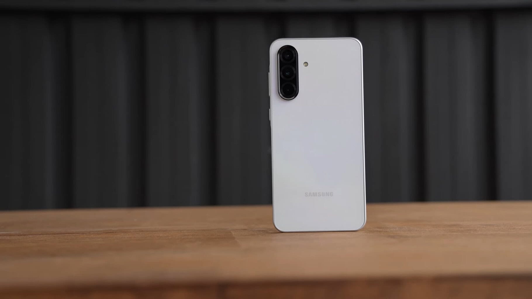 Galaxy A36 por R$ 1.400: Vale a Pena em 2025?