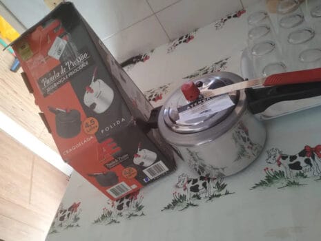 Panela De Pressão 4,5 Litros Antiaderente Polida/inox