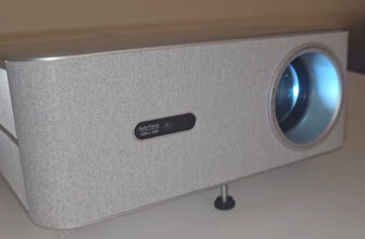 Artigos Pro Gaga PG610W – O Projetor que Promete Cinema de Rico pelo Preço de TV Barata