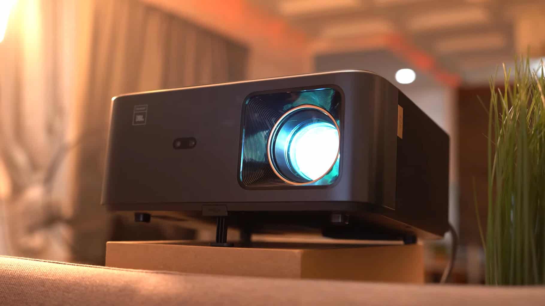 Yaber K2s: Projetor Inteligente 4K com Som JBL e Android TV Yaber K2s: Projetor Inteligente 4K com Som JBL e Android TV