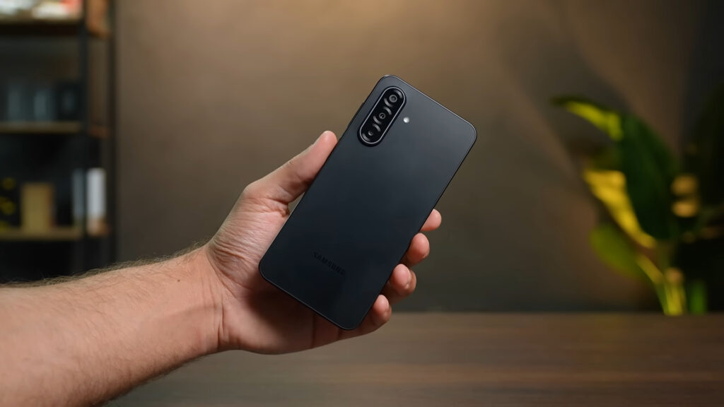 Galaxy A17 5G chegou ao Brasil: vale a pena? Análise completa com preço, câmera, desempenho e diferenças para o A16 5G Galaxy A17 5G chegou ao Brasil: vale a pena? Análise completa com preço, câmera, desempenho e diferenças para o A16 5G