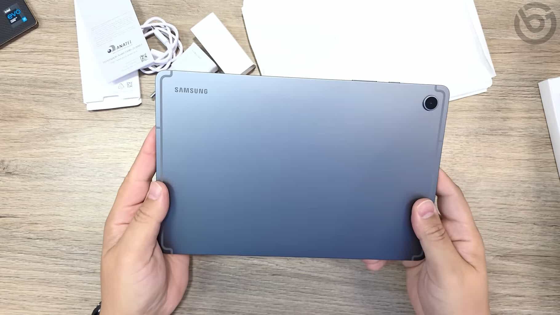 Samsung Galaxy Tab S10 Lite vale a pena em 2025? Unboxing, ficha técnica e comparativo com o Tab S10 FE