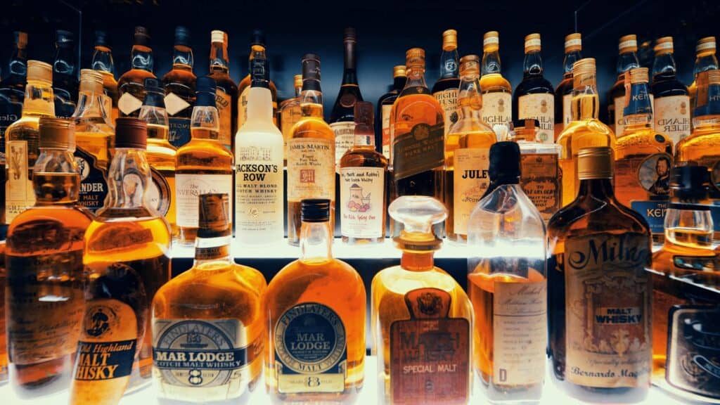 Melhores Whiskys em 2025: Guia para Começar a Apreciar