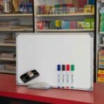 Quadro Branco 90x60 Moldura em aluminio soft com apagador e 4 Caneta - Stalo