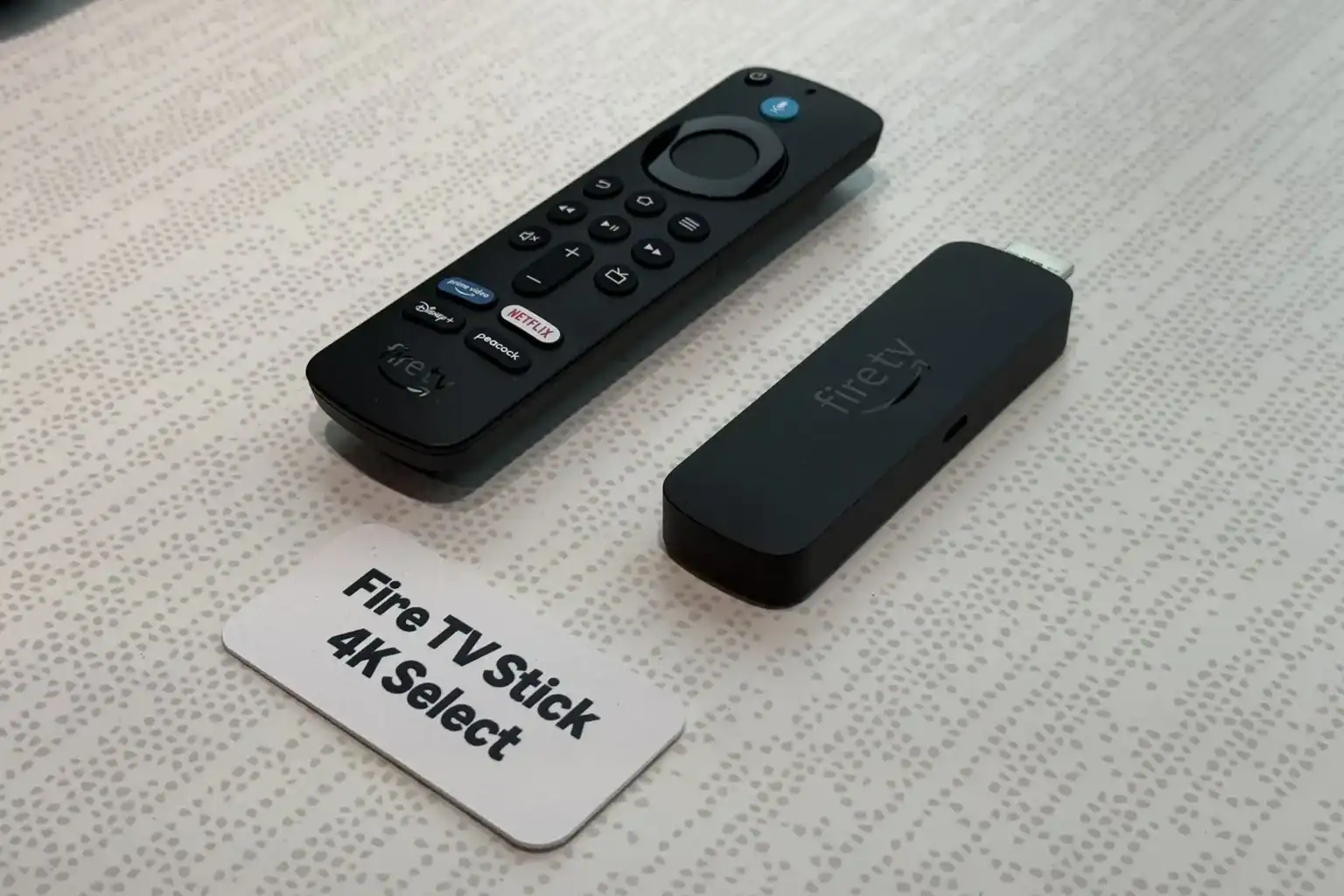 Amazon Fire TV Stick 4K Select: Streaming em 4K com HDR10+ e Alexa+