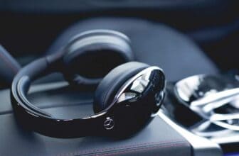 Artigos Mercedes-Benz Wireless Headphone 2: O Novo Fone Premium com Design de Luxo e Áudio Imersivo