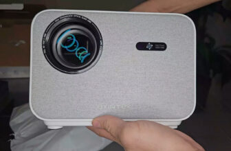 Artigos Byintek Love U12: Projetor Full HD Barato que Entrega Qualidade de Cinema em Casa
