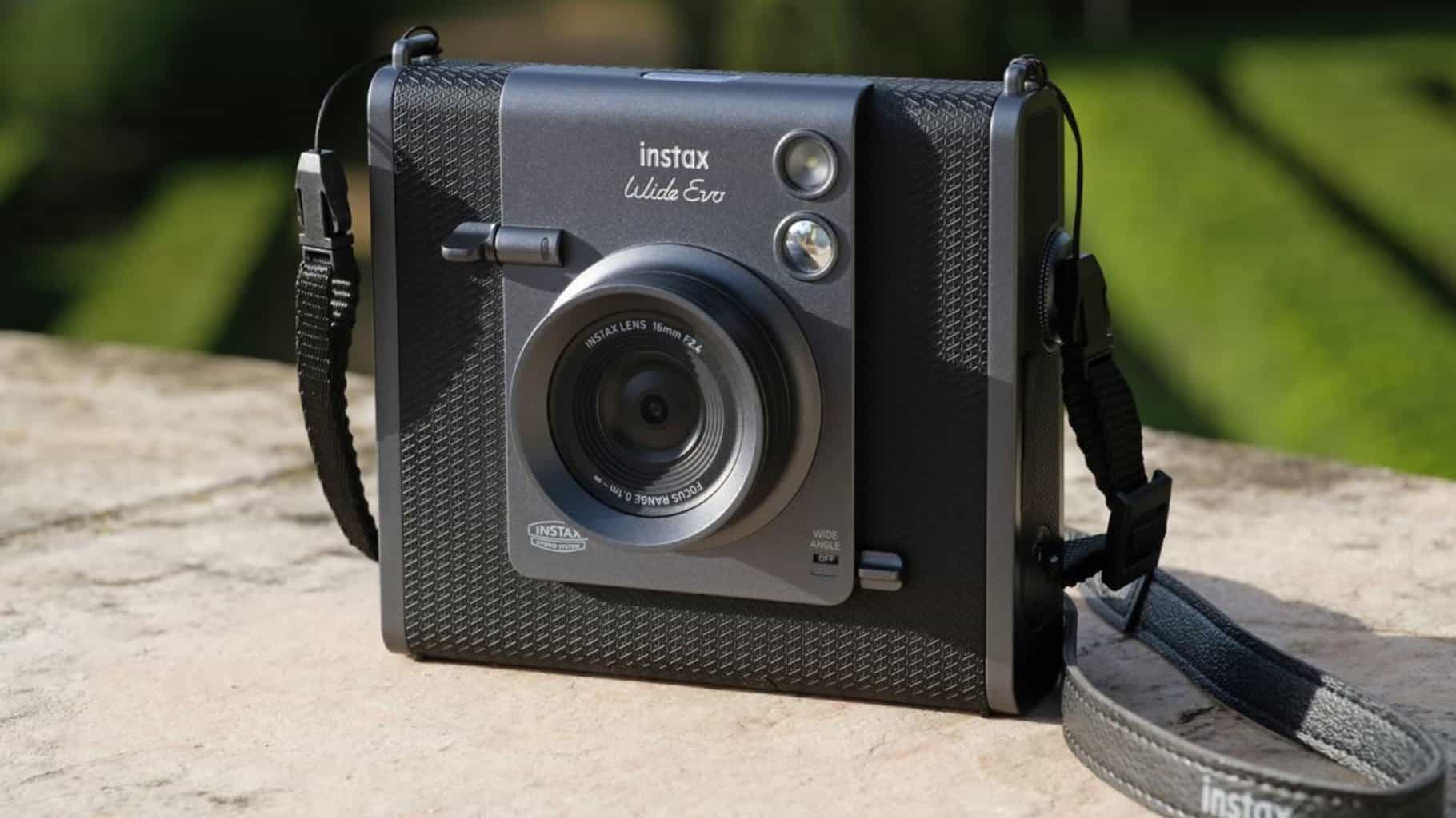 Instax Wide Evo: a câmera instantânea que também imprime fotos do celular — análise completa, prós e contras, preços e para quem ela vale a pena Instax Wide Evo: a câmera instantânea que também imprime fotos do celular — análise completa, prós e contras, preços e para quem ela vale a pena