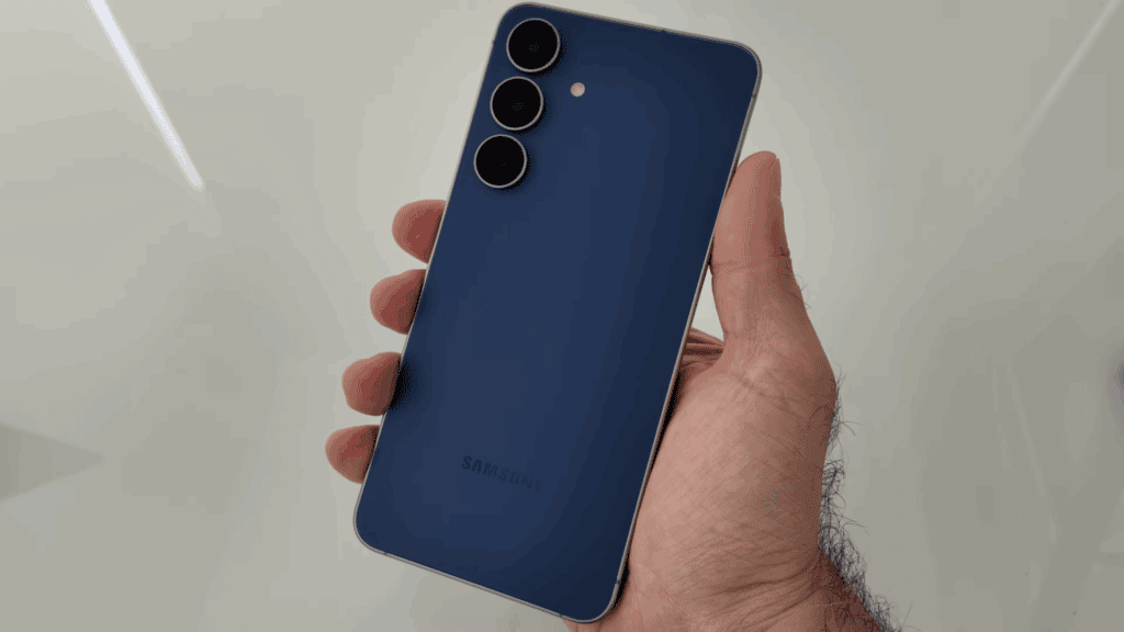 Galaxy S25 FE: vale a pena comprar o novo intermediário premium da Samsung em 2025?