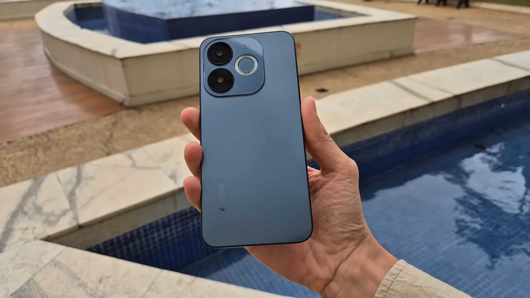 Itel A80: celular de entrada com design bonito, tela 120 Hz e bateria que passa de 2 dias