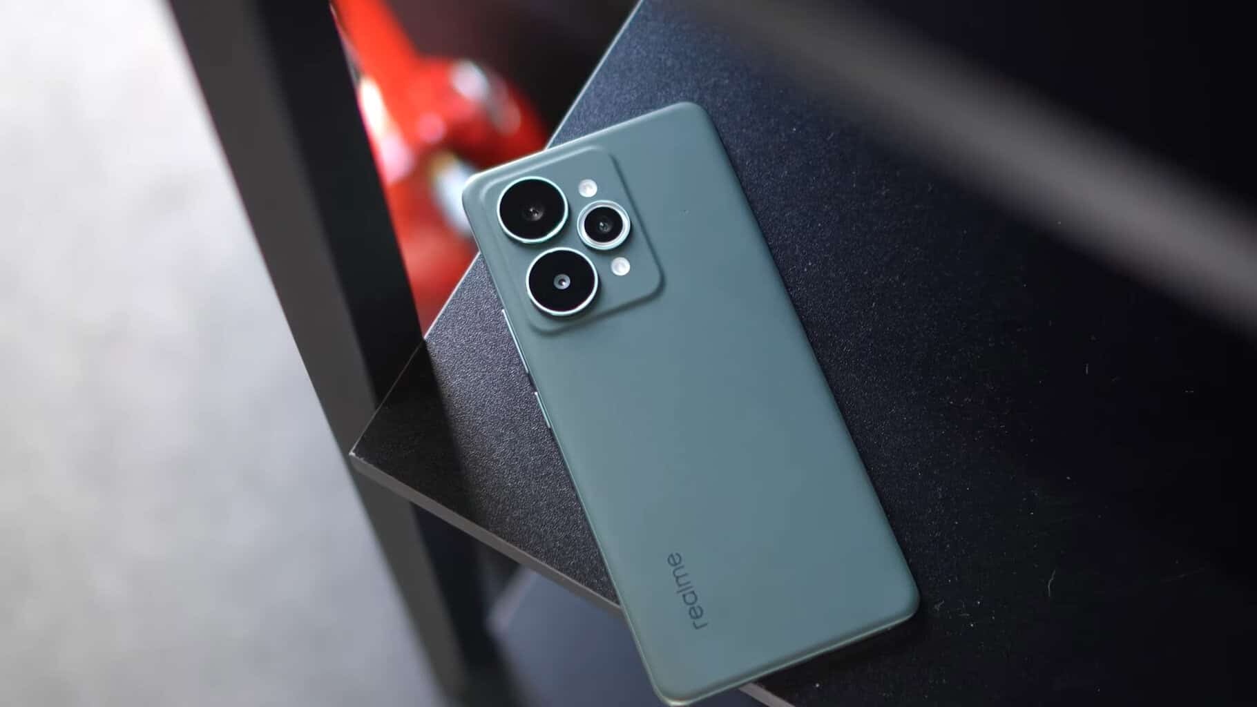 Realme 15 Pro 5G: O Novo Rival do Poco F7 Chegou com Tudo!