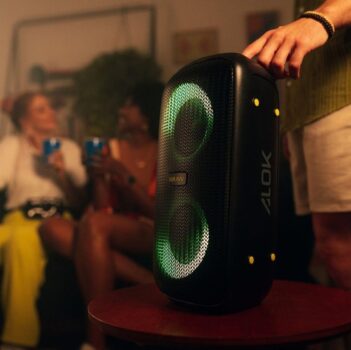 WAAW by ALOK Caixa de Som INFINITE 100 Bluetooth, Tipo Torre, Até 14h de Autonomia, 4 Alto-Falantes, TWS, 100W RMS