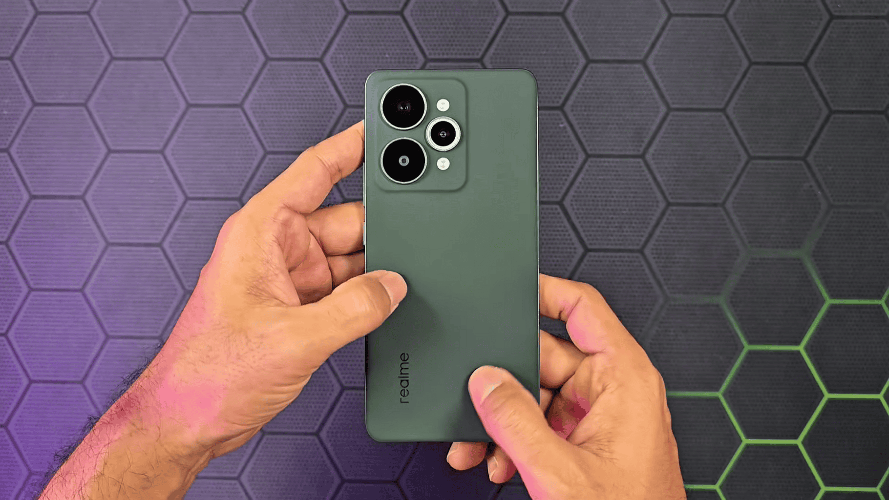 Realme 15 Pro 5G: o intermediário “quase flagship” com bateria de 7.000 mAh que quer aposentar o POCO F7