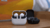 Galaxy Buds Core e Buds 3 FE: Qual vale mais a pena? Guia completo dos novos fones da Samsung
