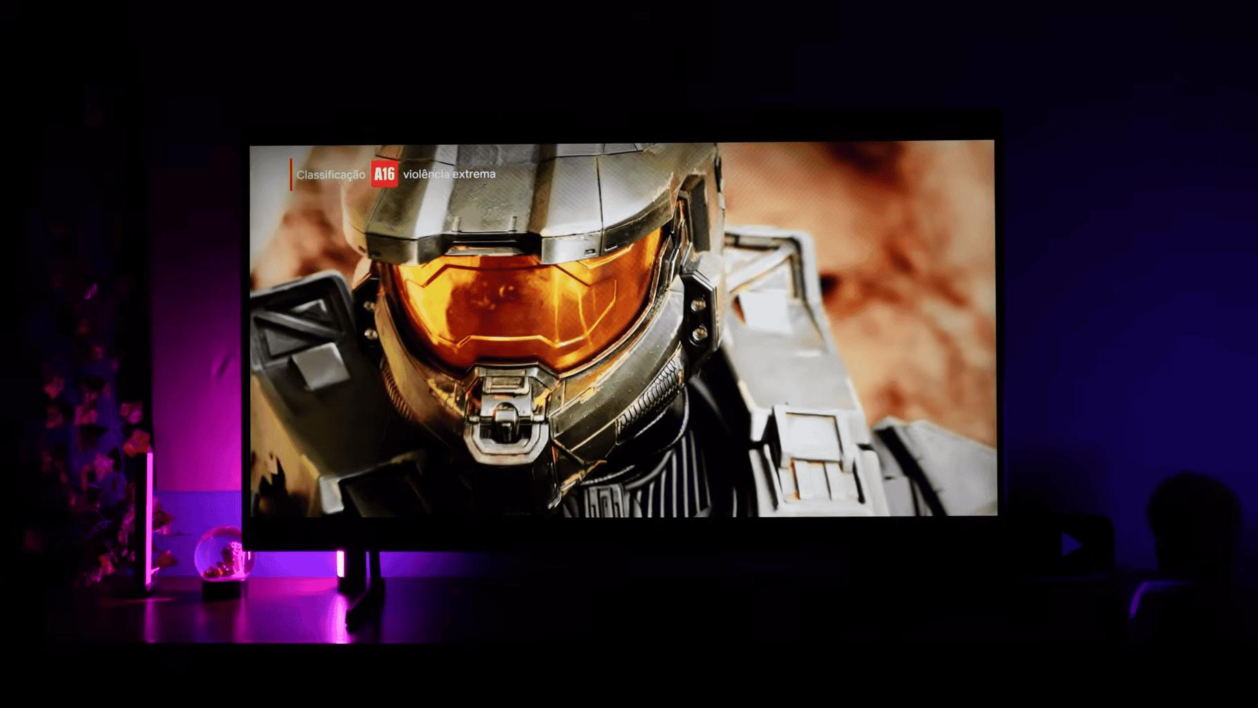 TCL QLED P8K ou Hisense U7Q QD Mini LED: Qual TV Vale Mais a Pena em 2025?