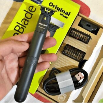 Aparador E Raspador Oneblade Philips Qp1424/10 Com 2 Pentes - Preto