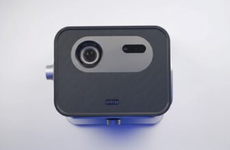 BYINTEK R90 MAX: Projetor DLP Full HD com Google TV Certificado, Brilho Forte e Custo-Benefício Impressionante