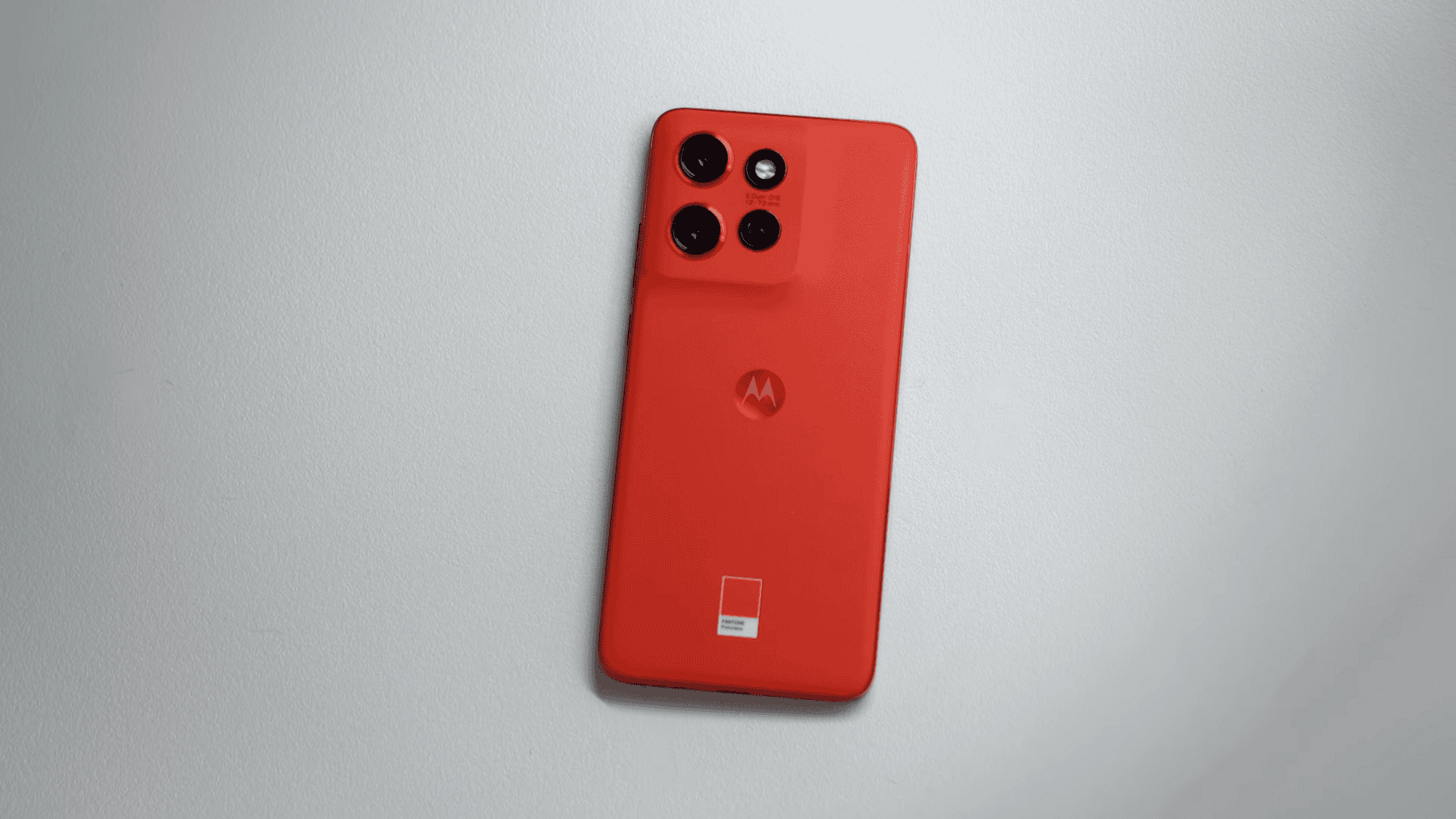 Motorola Edge 50 Neo em 2025: o intermediário esquecido que virou achado de Black Friday