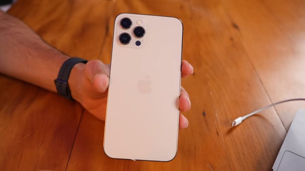 iPhone 12 Pro Max de vitrine na Shopee vale a pena? Análise completa antes de comprar iPhone 12 Pro Max de vitrine na Shopee vale a pena? Análise completa antes de comprar