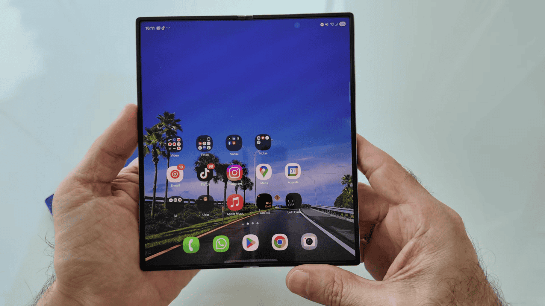 Celulares dobráveis são mais resistentes do que parecem: análise completa após mais de um ano de uso Celulares dobráveis são mais resistentes do que parecem: análise completa após mais de um ano de uso