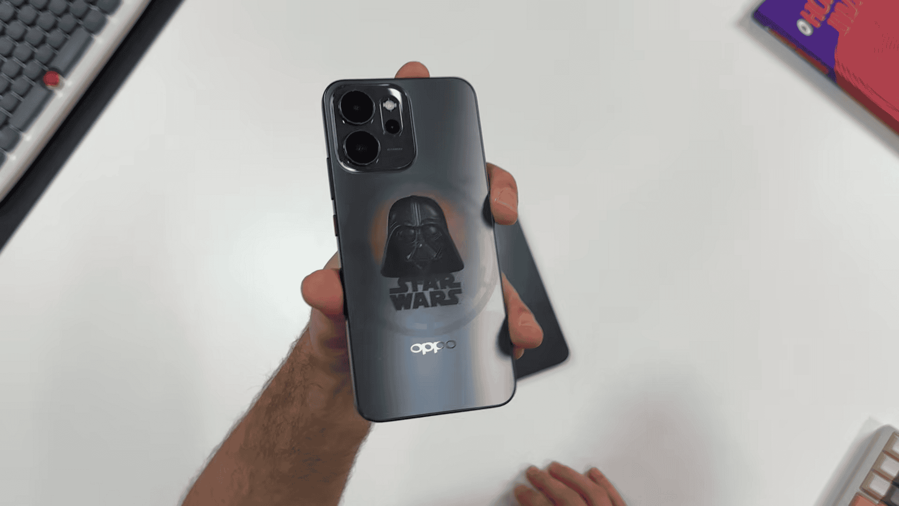 Oppo Reno 14F Star Wars Edition: análise completa da edição especial inspirada em Darth Vader Oppo Reno 14F Star Wars Edition: análise completa da edição especial inspirada em Darth Vader
