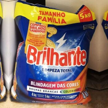 Brilhante Lava-Roupas Em Pó Roupas Brancas E Coloridas Limpeza Total Pacote Tamanho Família 4 Kg (Pacote De 1)