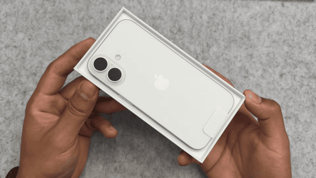 iPhone 17 Branco 256GB: Unboxing Completo, Novidades e Primeiras Impressões do Modelo Base que Finalmente Ficou “Pro” iPhone 17 Branco 256GB: Unboxing Completo, Novidades e Primeiras Impressões do Modelo Base que Finalmente Ficou “Pro”