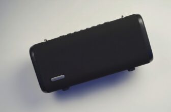 Sabala DR-908 Pro: caixa de som potente com graves fortes, som em 3 vias e bateria para o dia todo