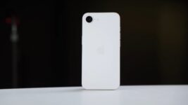 iPhone 16e vale a pena em 2026? O “barato” da Apple que finalmente faz sentido